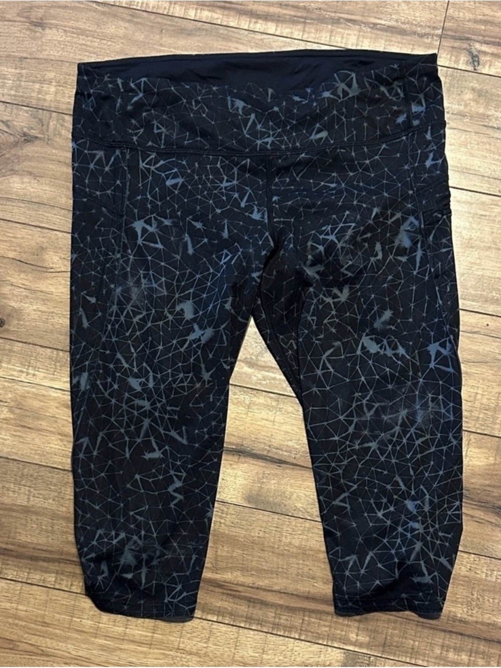 lululemon athletica Black Geometric Capri Leggings